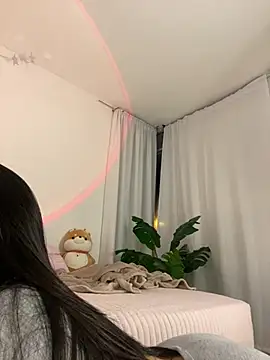 montmariana online show from February 14, 1:13 am