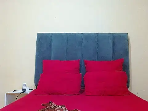 curvycloe1 online show from May 25, 7:14 am