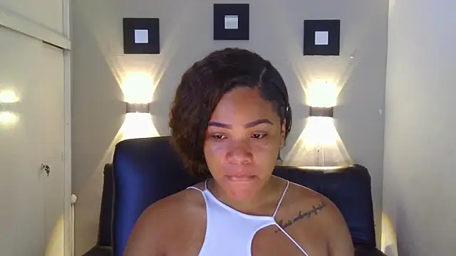 ashley Tompson1 online show from January 23, 12:09 pm