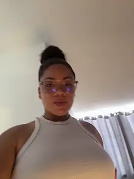 ashley Tompson1 online show from April 24, 1:35 pm