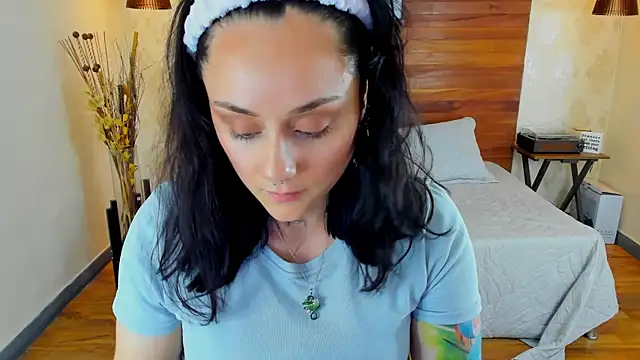 KatherineBond online show from March 10, 8:12 pm