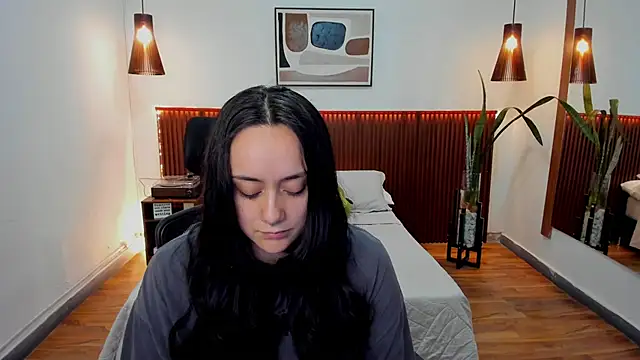 KatherineBond online show from February 7, 7:39 pm