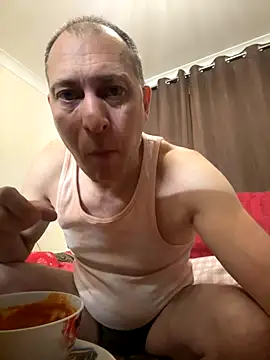 Snapshot of meateater1 chatting on November 3, 12:24 am meateater1 online show from November 3, 12:24 am