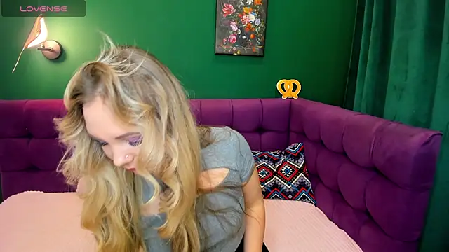 EvaMoran online show from October 3, 1:57 am