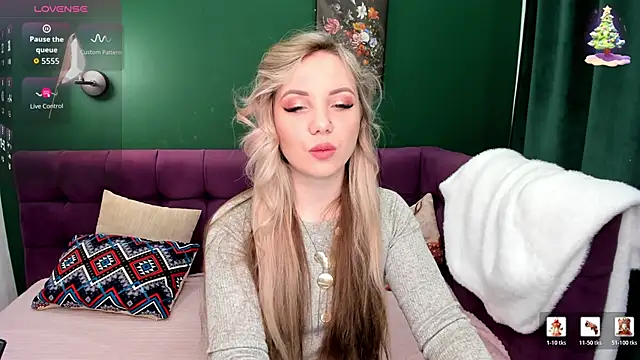 EvaMoran online show from April 5, 1:58 am