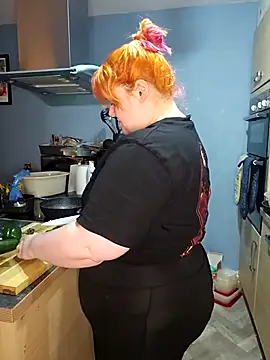 bbw olive peach online show from February 23, 4:35 pm