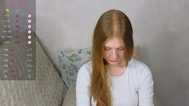 Snapshot of TrissMerigold9 chatting on February 26, 8:22 pm TrissMerigold9 online show from February 26, 8:22 pm