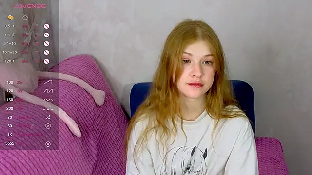 Snapshot of TrissMerigold9 chatting on September 9, 6:18 pm TrissMerigold9 online show from September 9, 6:18 pm