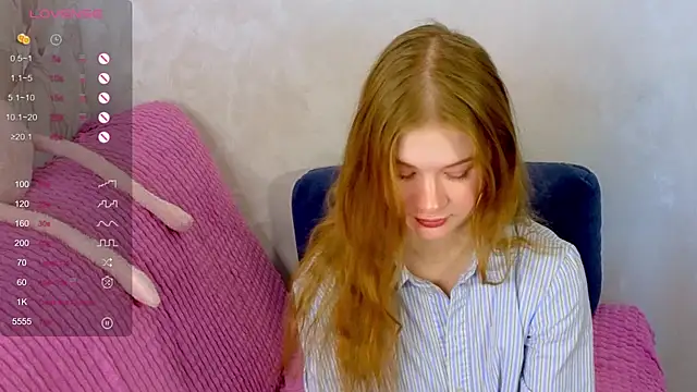 Snapshot of TrissMerigold9 chatting on September 17, 8:27 am TrissMerigold9 online show from September 17, 8:27 am