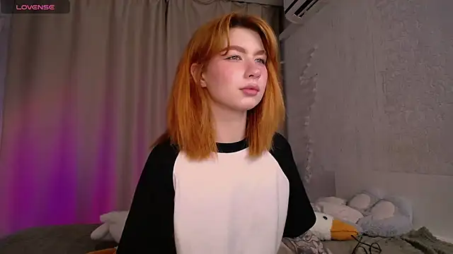 Evaa Moonn  online show from September 13, 11:04 pm