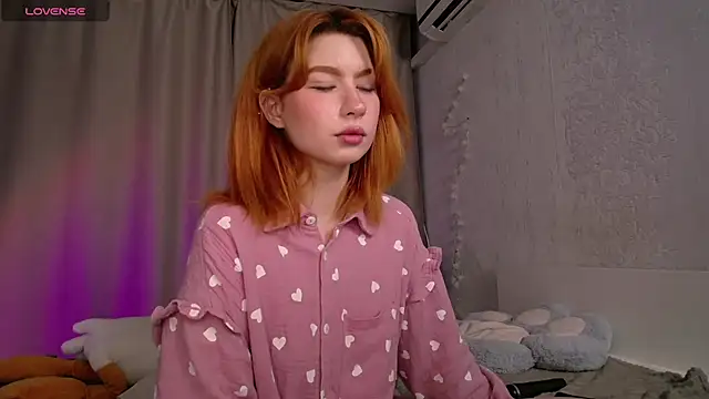 Evaa Moonn  online show from September 14, 11:26 pm