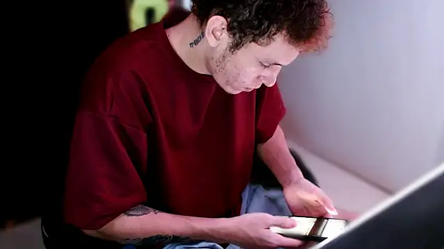 Snapshot of deividcloud36 chatting on November 9, 9:13 pm deividcloud36 online show from November 9, 9:13 pm