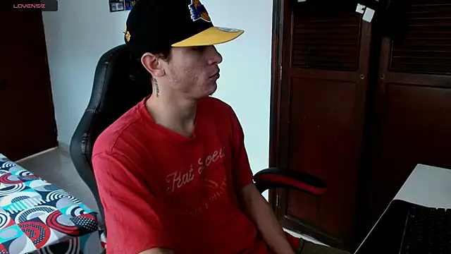 Snapshot of deividcloud36 chatting on May 8, 2:44 pm deividcloud36 online show from May 8, 2:44 pm