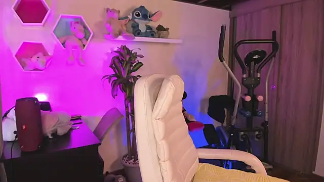 Snapshot of Nataliia_09 chatting on October 2, 3:08 pm Nataliia 09 online show from October 2, 3:08 pm