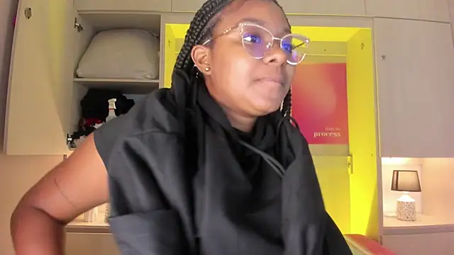 tamaraa smiith online show from March 15, 12:11 pm