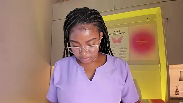 tamaraa smiith online show from April 10, 7:40 pm