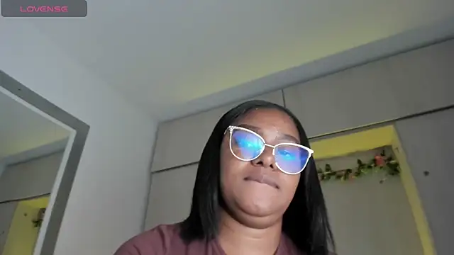 tamaraa smiith online show from April 15, 7:43 pm