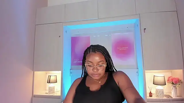 Snapshot of tamaraa_smiith chatting on May 27, 1:57 am tamaraa smiith online show from May 27, 1:57 am