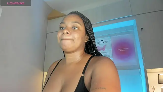 Snapshot of tamaraa_smiith chatting on June 4, 7:53 pm tamaraa smiith online show from June 4, 7:53 pm