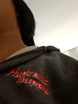 Snapshot of Adelehottman chatting on October 15, 12:05 pm Adelehottman online show from October 15, 12:05 pm