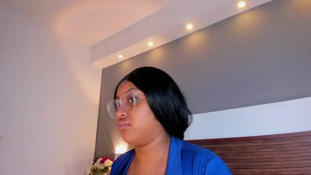 Snapshot of Adelehottman chatting on October 27, 12:20 pm Adelehottman online show from October 27, 12:20 pm