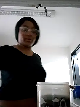 Snapshot of Adelehottman chatting on November 6, 12:17 pm Adelehottman online show from November 6, 12:17 pm