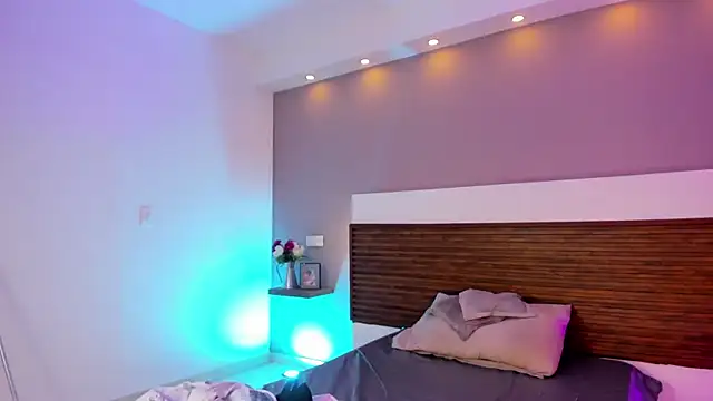 Adelehottman online show from April 12, 7:52 pm