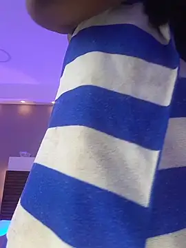 Adelehottman online show from April 18, 12:09 pm