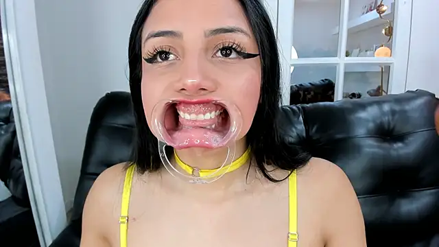 miss lizith online show from February 11, 2:13 pm