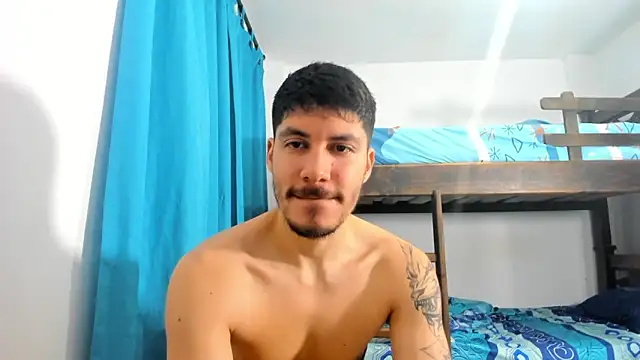Snapshot of daniel_sexy777 chatting on October 25, 12:40 am daniel sexy777 online show from October 25, 12:40 am