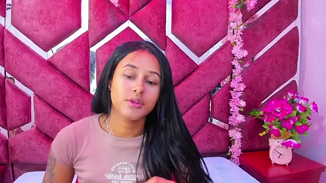 Snapshot of milly_print chatting on October 8, 3:26 am milly print online show from October 8, 3:26 am