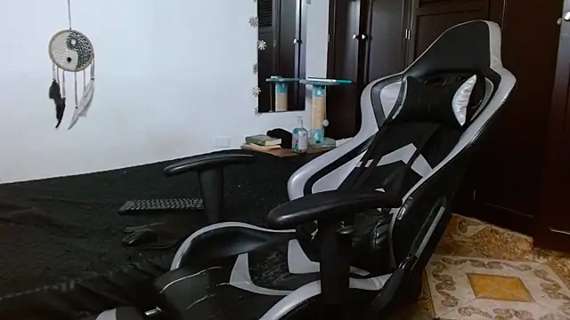 aaron blug online show from January 7, 2:20 am