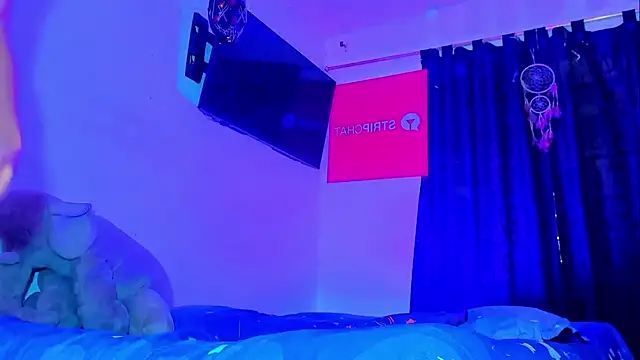 visaelX online show from December 22, 7:21 pm