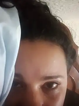  Miaaleon online show from April 21, 9:15 am