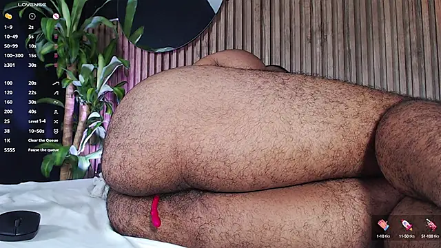 DilanJonnes  online show from December 5, 4:01 pm