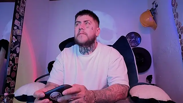 Ash gusbig online show from September 12, 4:45 am