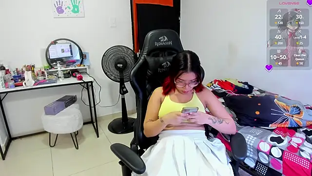 Snapshot of Max_kony chatting on March 8, 11:49 pm Max kony online show from March 8, 11:49 pm