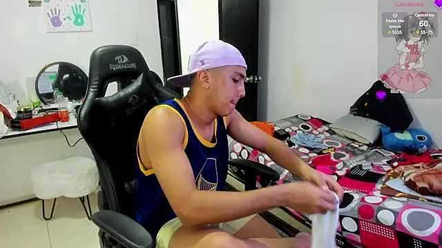 Snapshot of Max_kony chatting on March 10, 1:34 am Max kony online show from March 10, 1:34 am