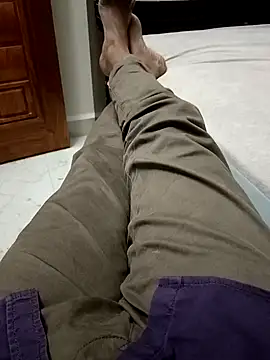 Snapshot of You_are__mine_ chatting on December 21, 11:01 am You are mine online show from December 21, 11:01 am