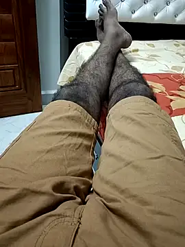 Snapshot of You_are__mine_ chatting on February 20, 8:06 am You are mine online show from February 20, 8:06 am