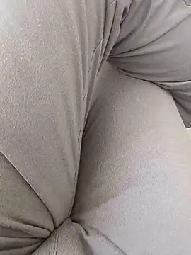 Snapshot of You_are__mine_ chatting on November 16, 4:29 am You are mine online show from November 16, 4:29 am