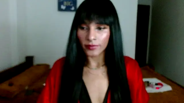 carolinemiller7 online show from December 6, 8:15 am