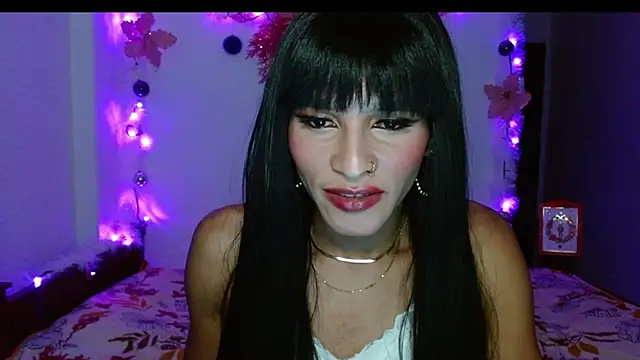 carolinemiller7 online show from December 25, 8:40 am