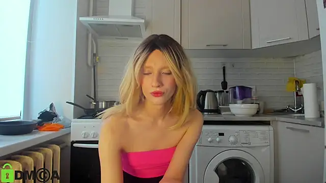 Snapshot of _Alice_Kitty chatting on December 6, 10:05 am Alice Kitty online show from December 6, 10:05 am