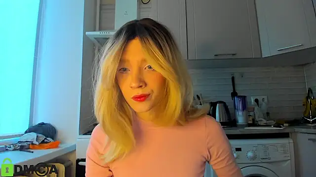 Snapshot of _Alice_Kitty chatting on December 13, 8:30 am Alice Kitty online show from December 13, 8:30 am