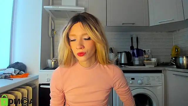 Snapshot of _Alice_Kitty chatting on December 13, 11:45 am Alice Kitty online show from December 13, 11:45 am