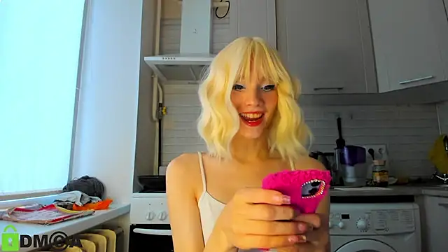 Snapshot of _Alice_Kitty chatting on December 14, 8:45 am Alice Kitty online show from December 14, 8:45 am