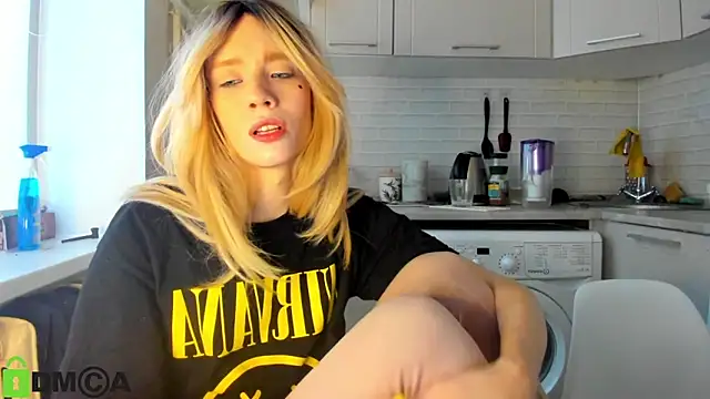 Snapshot of _Alice_Kitty chatting on December 26, 9:44 am Alice Kitty online show from December 26, 9:44 am