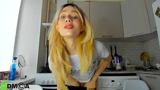 Snapshot of _Alice_Kitty chatting on December 27, 8:35 am Alice Kitty online show from December 27, 8:35 am