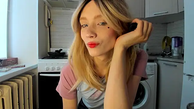 Snapshot of _Alice_Kitty chatting on January 3, 9:25 am Alice Kitty online show from January 3, 9:25 am